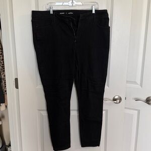 Old Navy High-Rise Super Skinny Black Jeans
